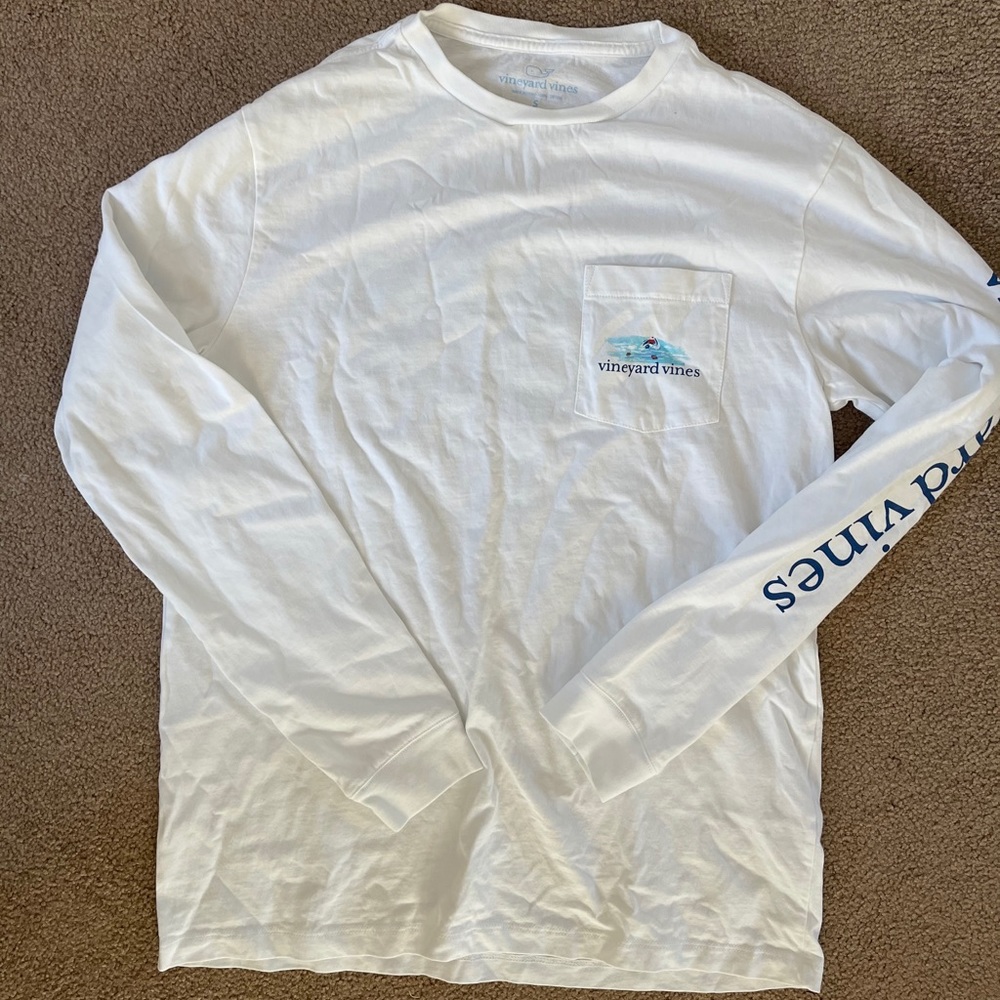 Vineyard Vines Christmas Tshirt - Picture 2 of 3